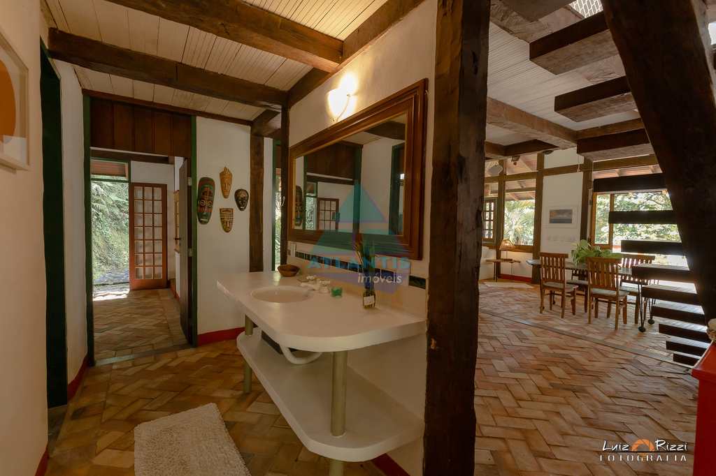 Casa em Ubatuba, no bairro Praia Grande do Bonete