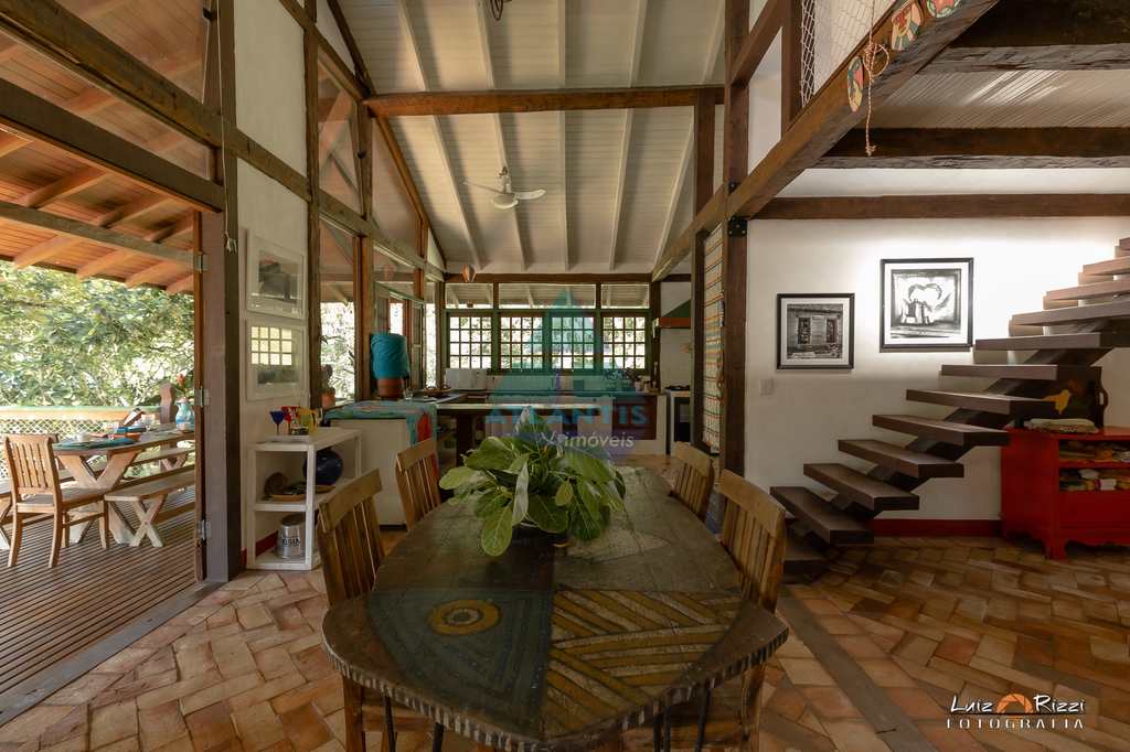 Casa em Ubatuba, no bairro Praia Grande do Bonete