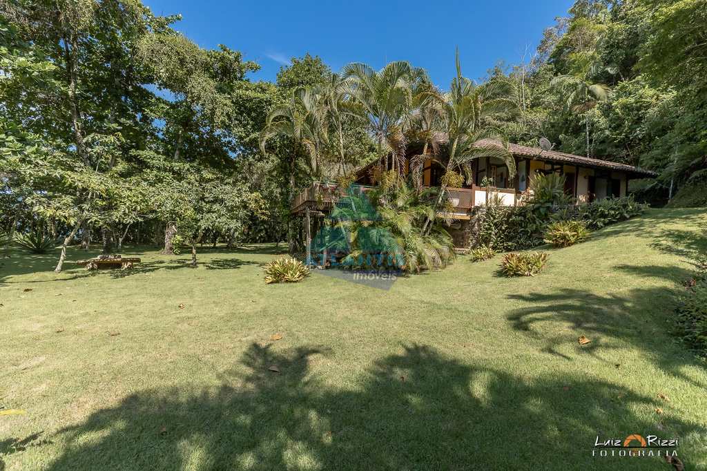 Casa em Ubatuba, no bairro Praia Grande do Bonete