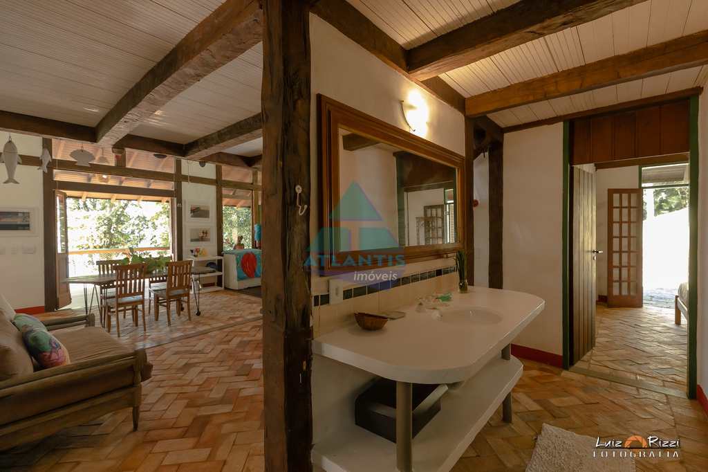Casa em Ubatuba, no bairro Praia Grande do Bonete