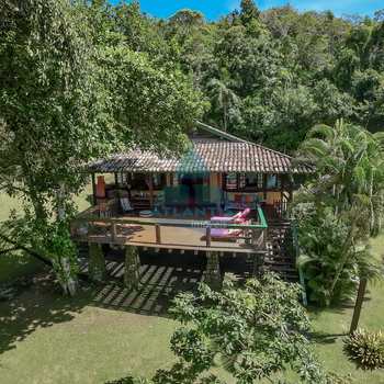 Casa em Ubatuba, bairro Praia Grande do Bonete