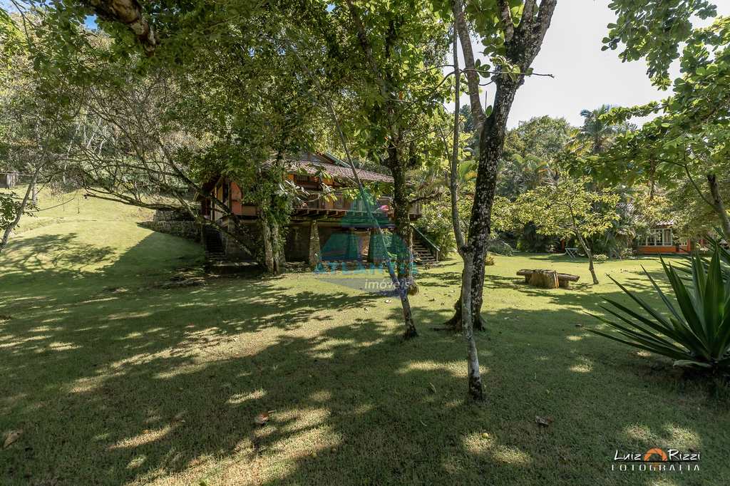 Casa em Ubatuba, no bairro Praia Grande do Bonete