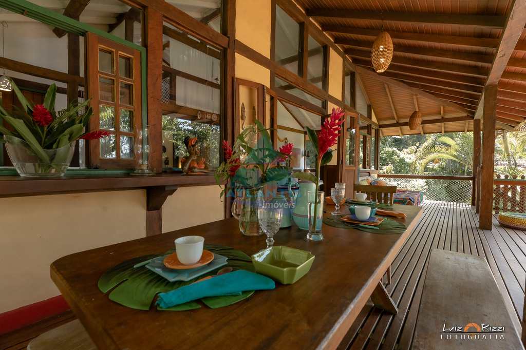 Casa em Ubatuba, no bairro Praia Grande do Bonete