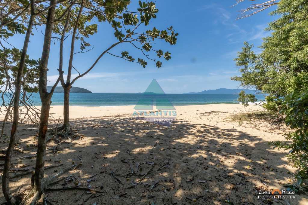 Casa em Ubatuba, no bairro Praia Grande do Bonete