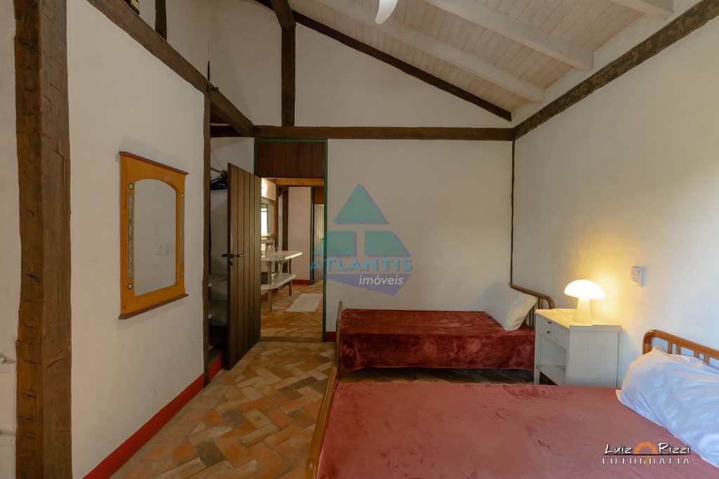 Casa em Ubatuba, no bairro Praia Grande do Bonete