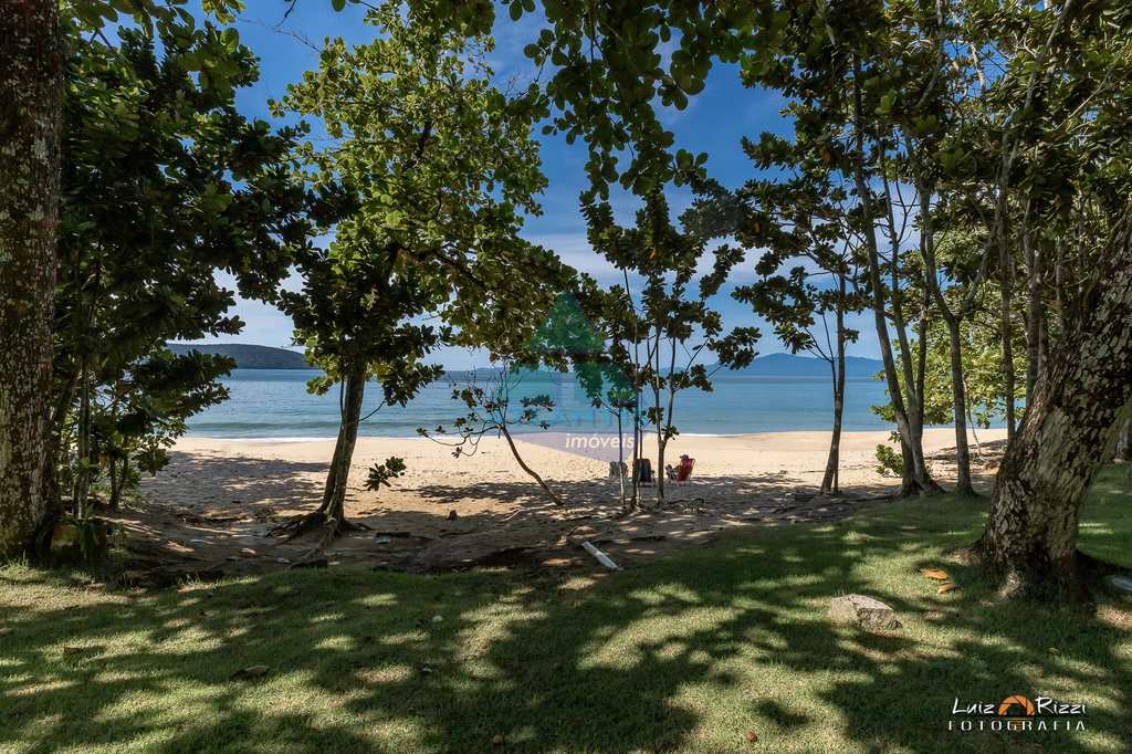 Casa em Ubatuba, no bairro Praia Grande do Bonete