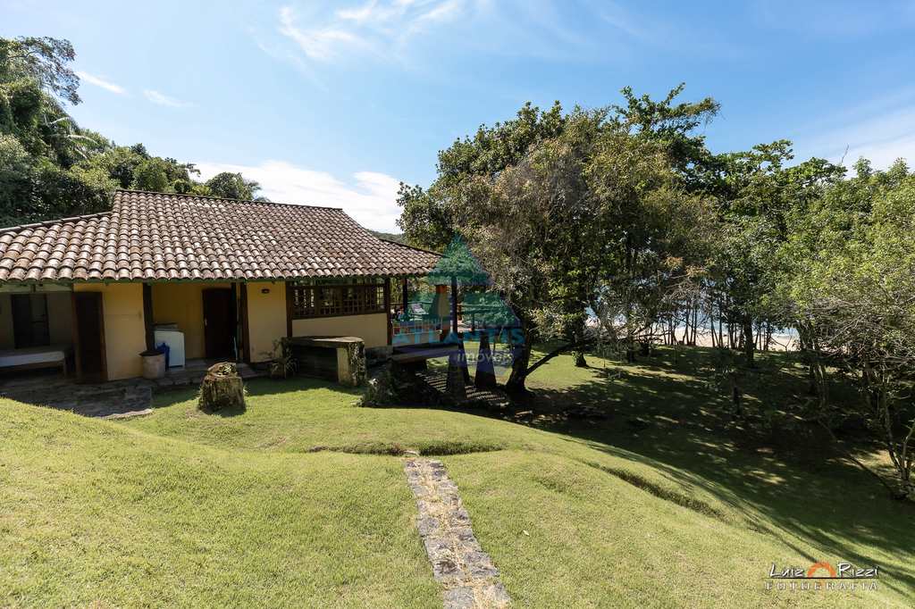 Casa em Ubatuba, no bairro Praia Grande do Bonete