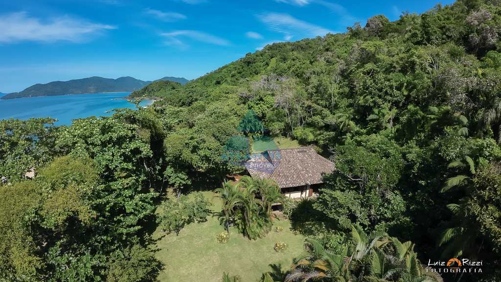 Casa em Ubatuba, no bairro Praia Grande do Bonete