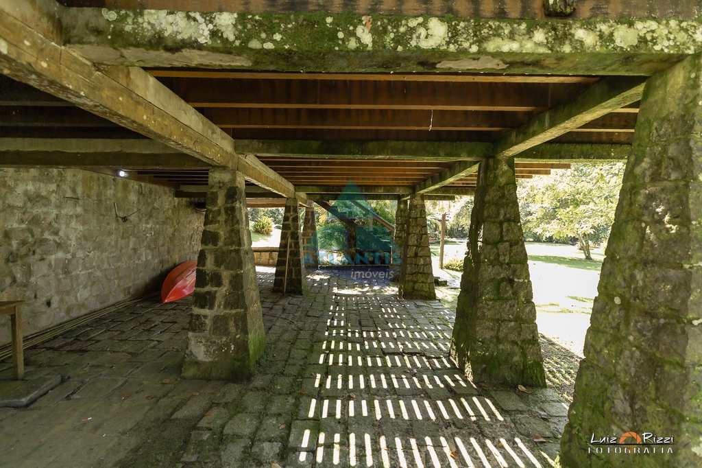 Casa em Ubatuba, no bairro Praia Grande do Bonete