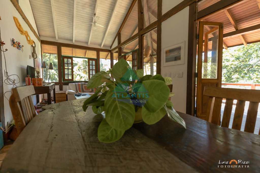 Casa em Ubatuba, no bairro Praia Grande do Bonete