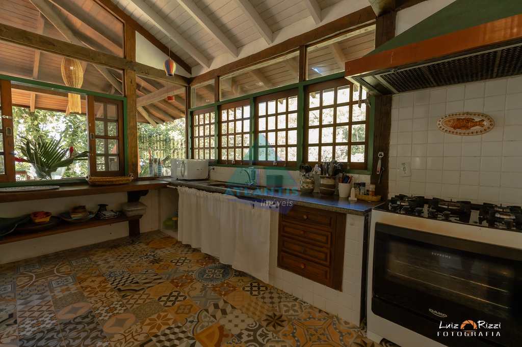 Casa em Ubatuba, no bairro Praia Grande do Bonete