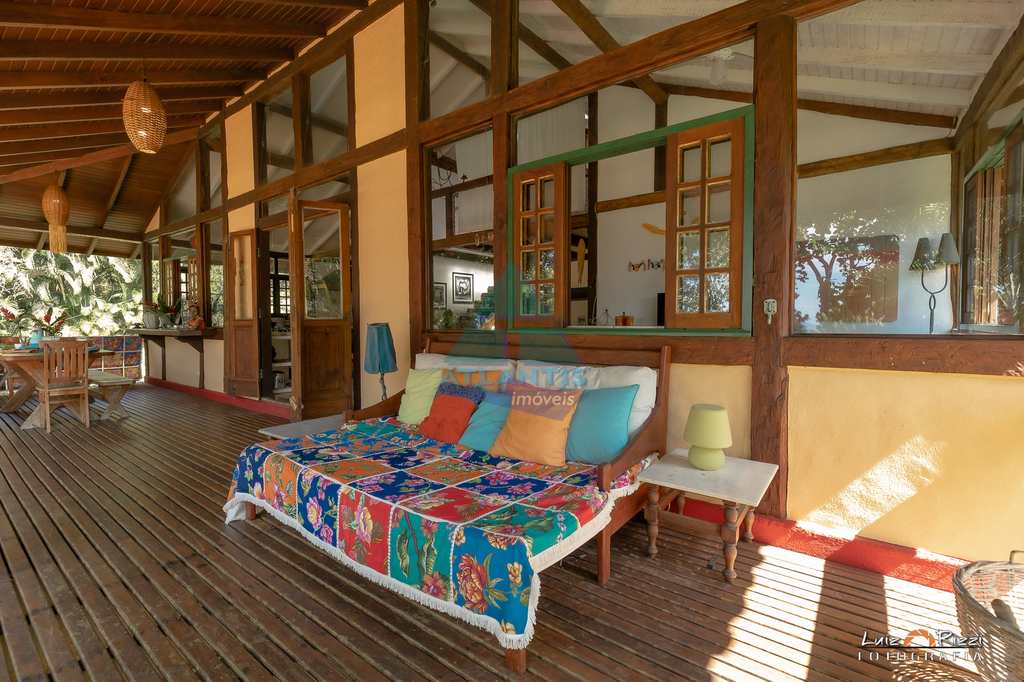 Casa em Ubatuba, no bairro Praia Grande do Bonete