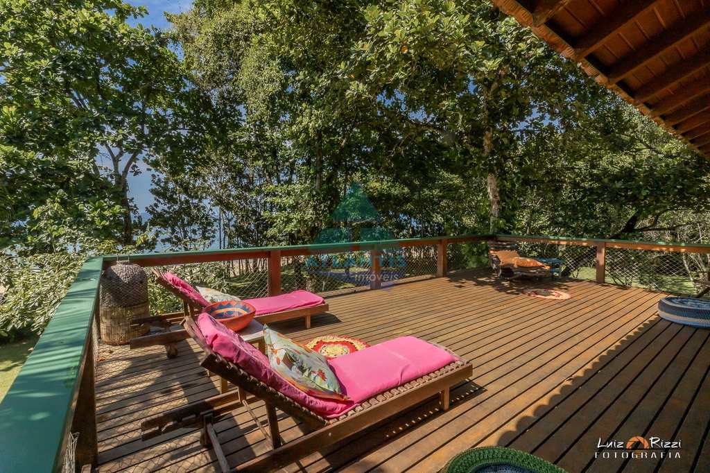 Casa em Ubatuba, no bairro Praia Grande do Bonete