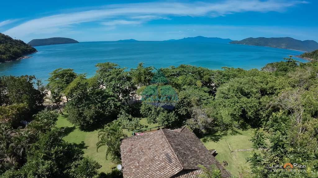 Casa em Ubatuba, no bairro Praia Grande do Bonete