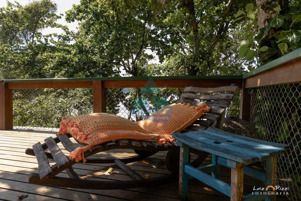 Casa em Ubatuba, no bairro Praia Grande do Bonete