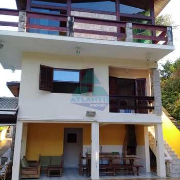 Sobrado em Caraguatatuba, bairro Massaguaçu