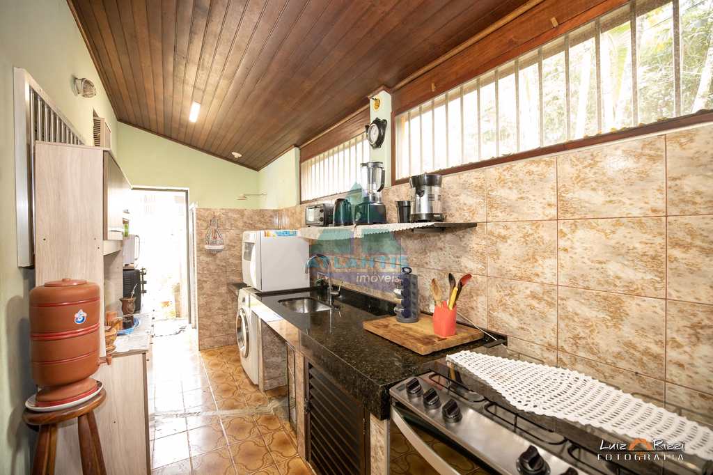 Casa em Ubatuba, no bairro Praia do Sapê