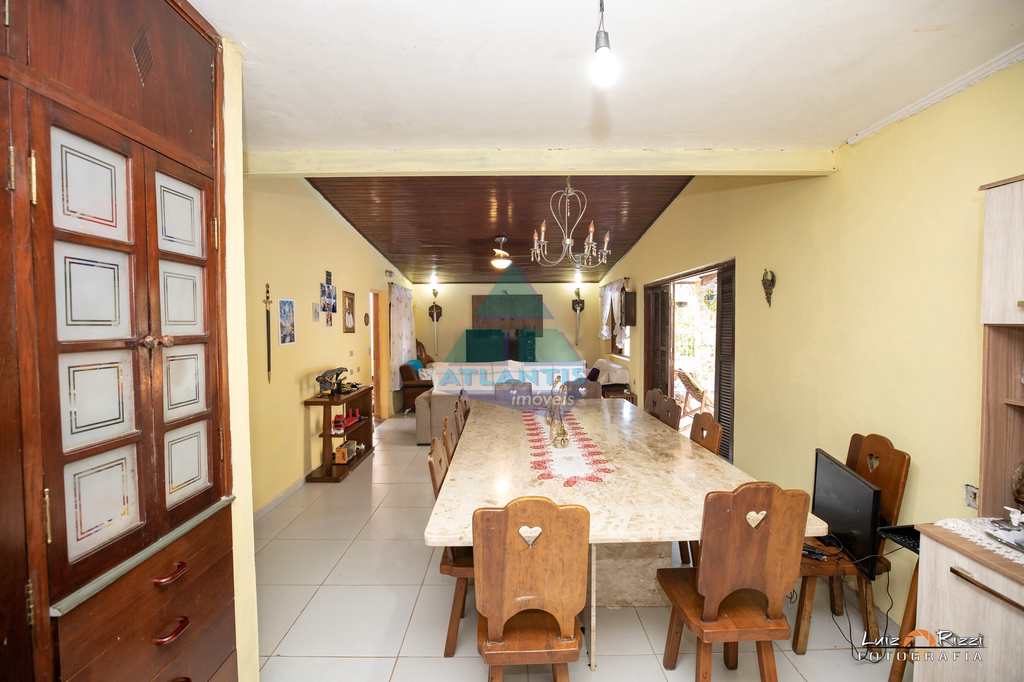 Casa em Ubatuba, no bairro Praia do Sapê