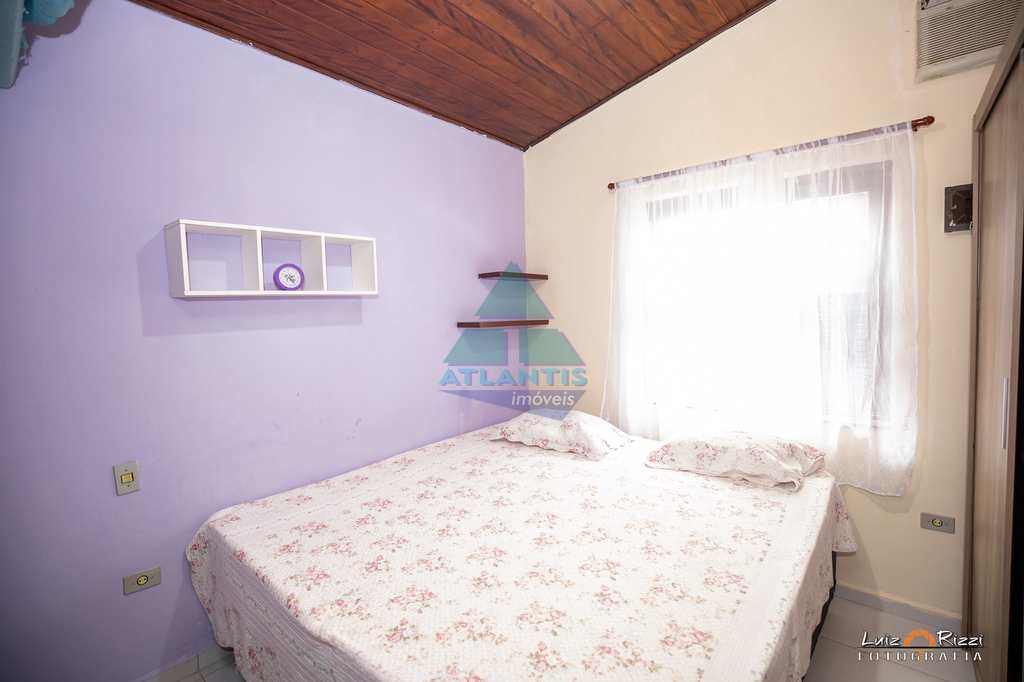 Casa em Ubatuba, no bairro Praia do Sapê