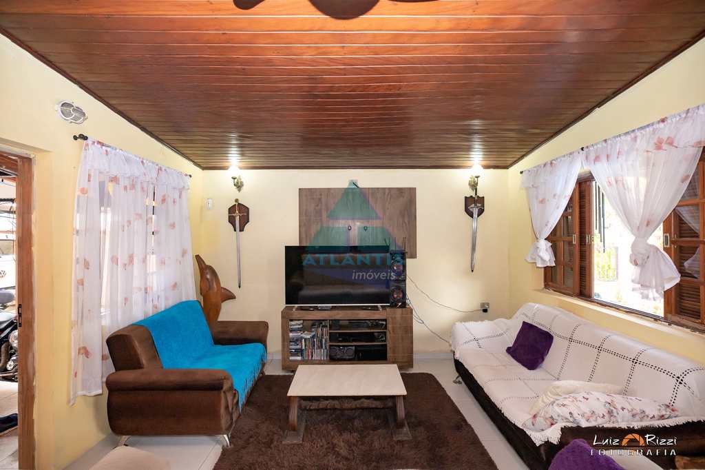Casa em Ubatuba, no bairro Praia do Sapê