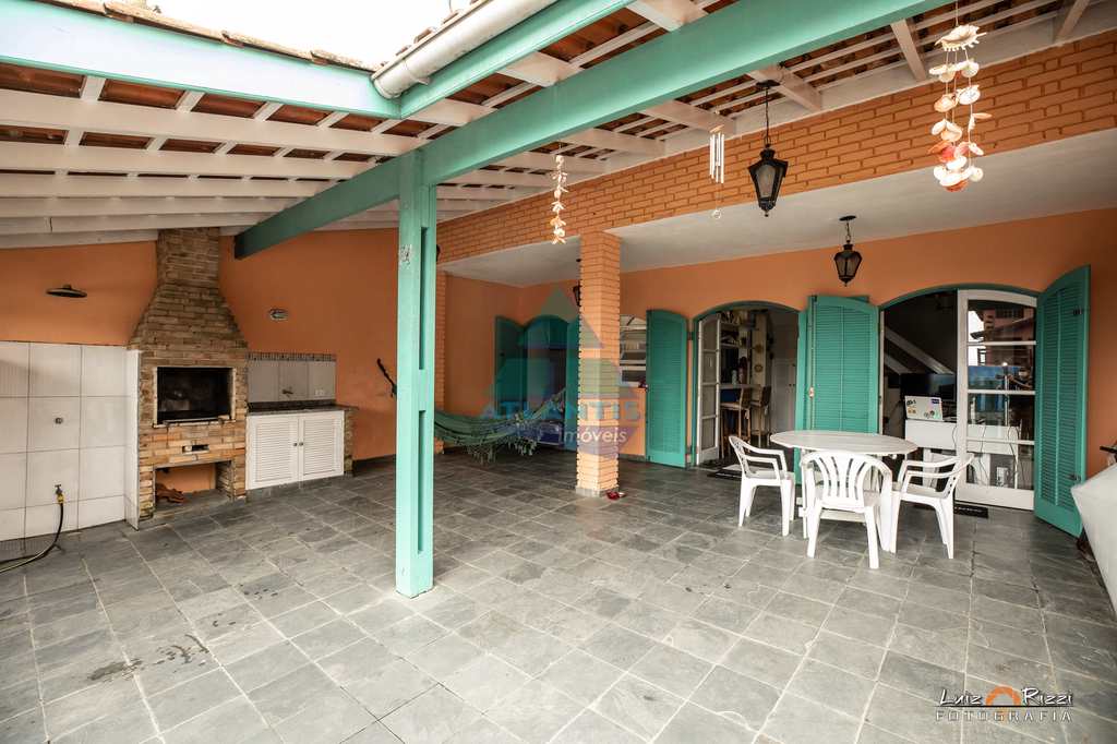 Casa em Ubatuba, no bairro Jardim Marisol