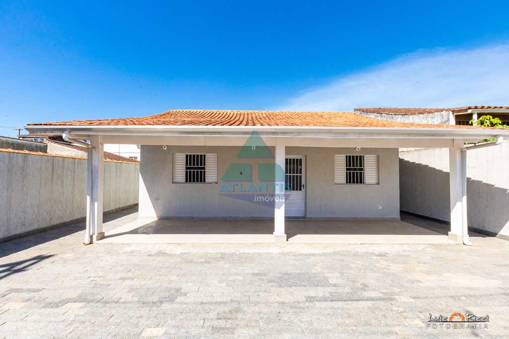 Casa em Ubatuba, no bairro Praia do Sapê