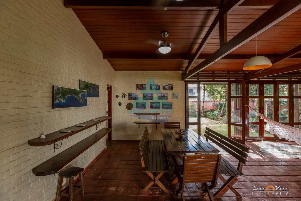 Casa em Ubatuba, no bairro Praia da Maranduba