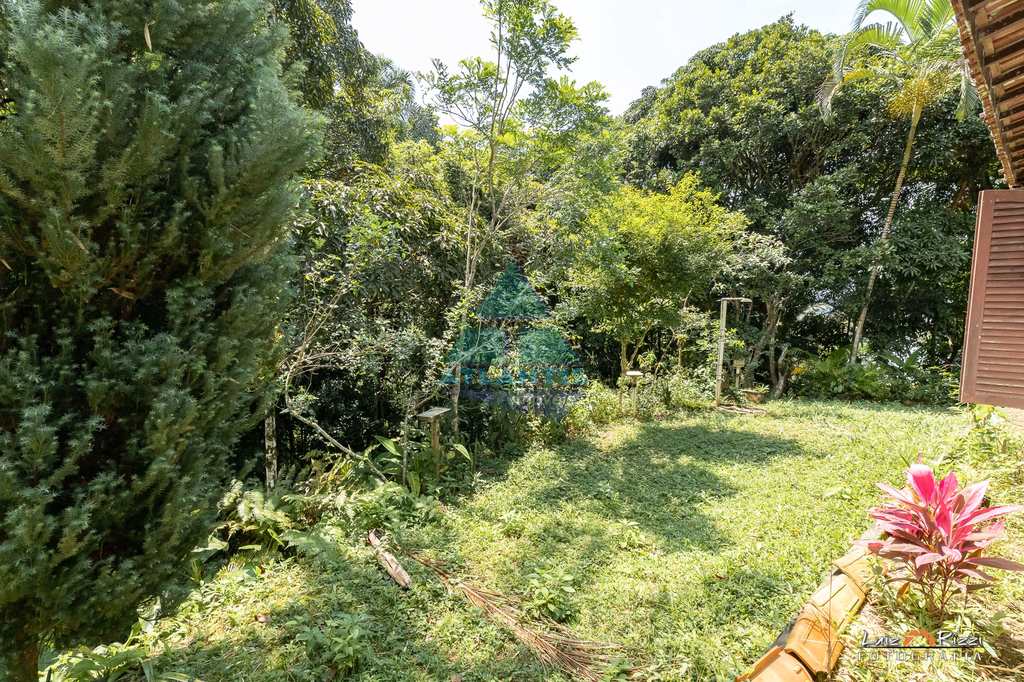 Casa em Ubatuba, no bairro Perequê Mirim