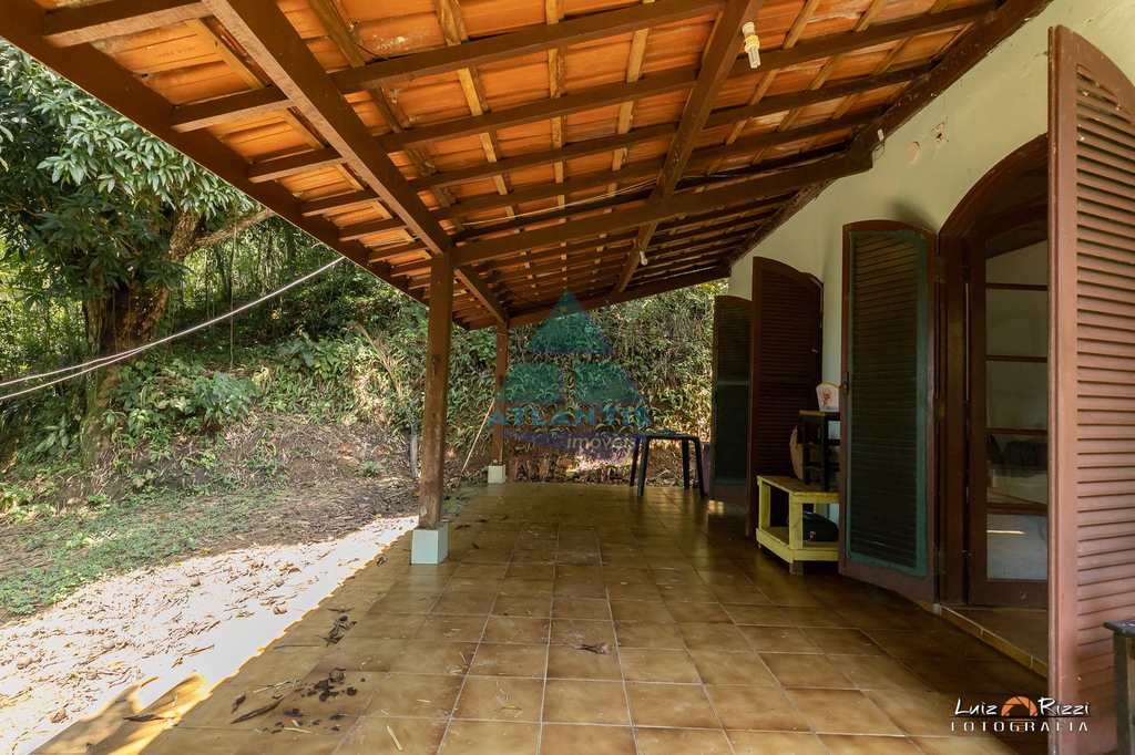 Casa em Ubatuba, no bairro Perequê Mirim