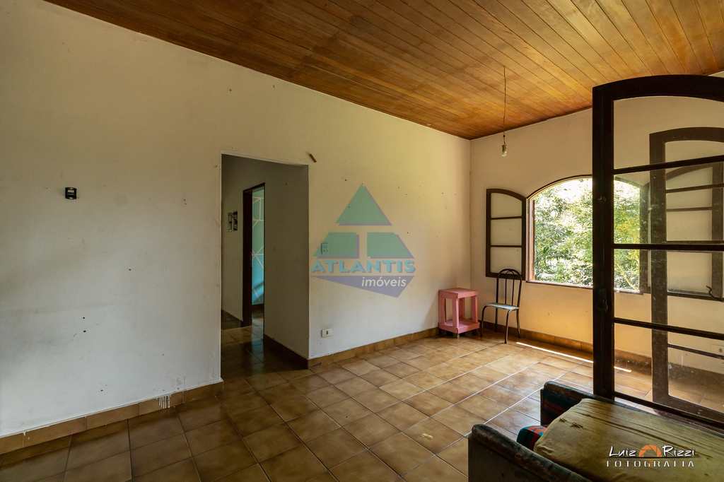 Casa em Ubatuba, no bairro Perequê Mirim