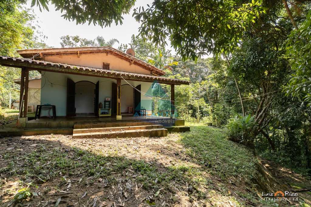 Casa em Ubatuba, no bairro Perequê Mirim