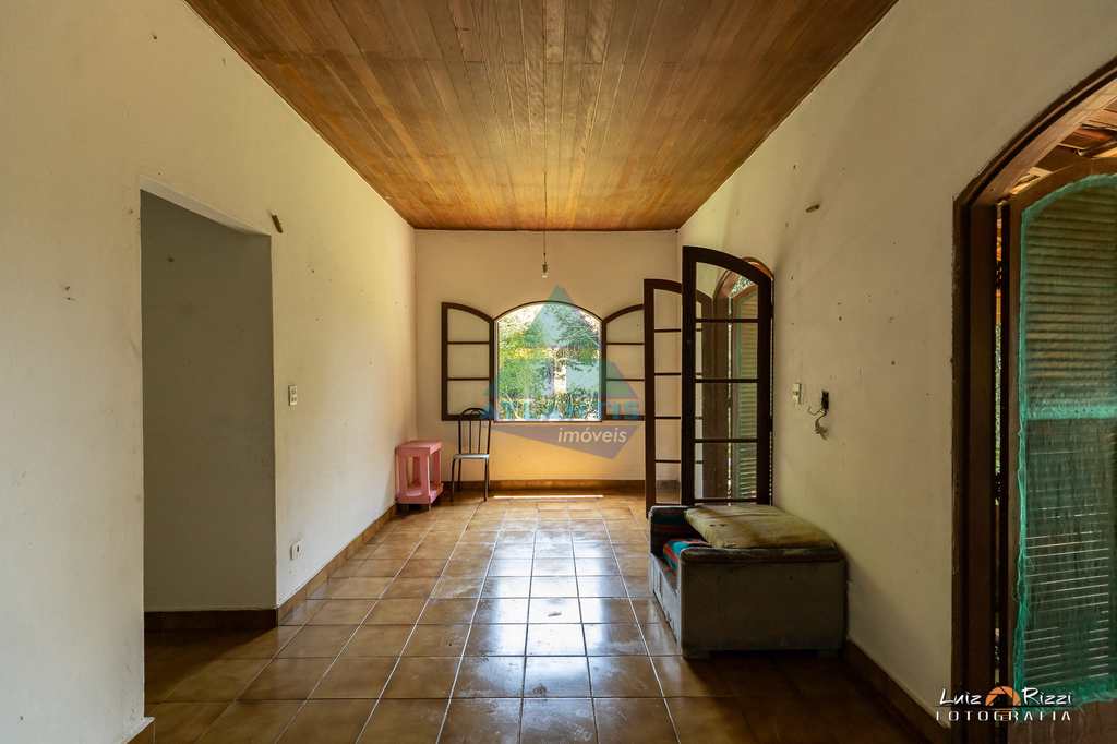 Casa em Ubatuba, no bairro Perequê Mirim