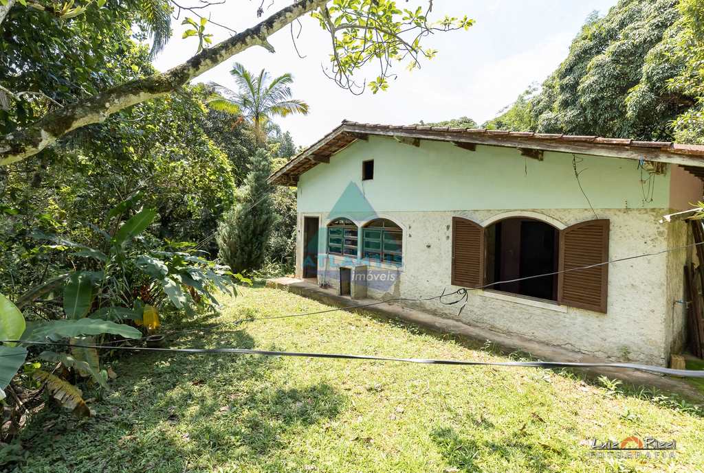 Casa em Ubatuba, no bairro Perequê Mirim