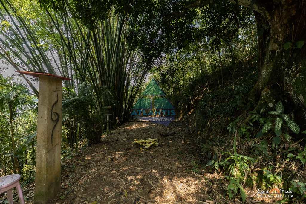 Casa em Ubatuba, no bairro Perequê Mirim