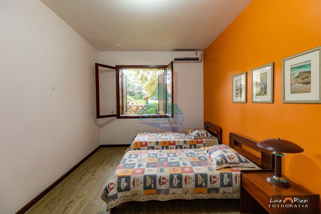 Casa em Ubatuba, no bairro Recanto da Lagoinha