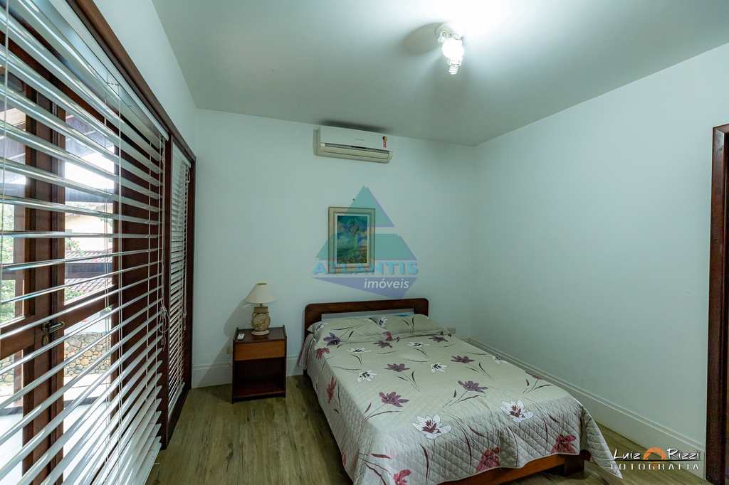 Casa em Ubatuba, no bairro Recanto da Lagoinha