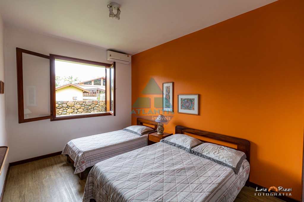 Casa em Ubatuba, no bairro Recanto da Lagoinha