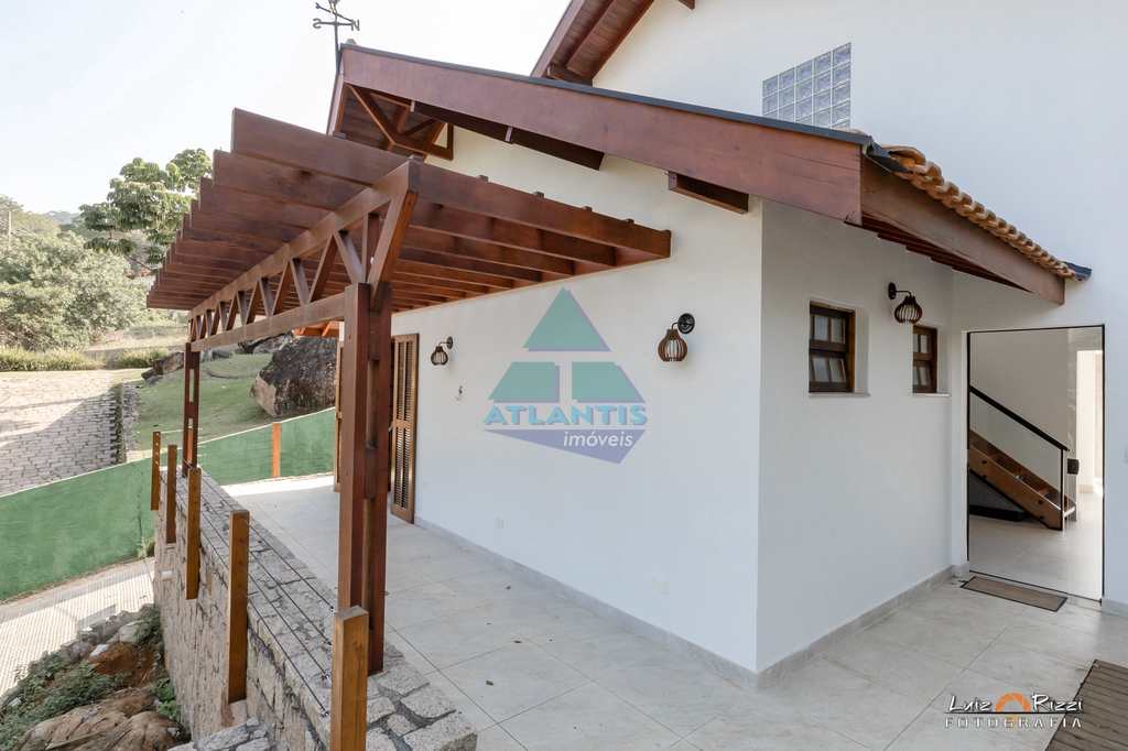 Casa em Ubatuba, no bairro Ponta das Toninhas