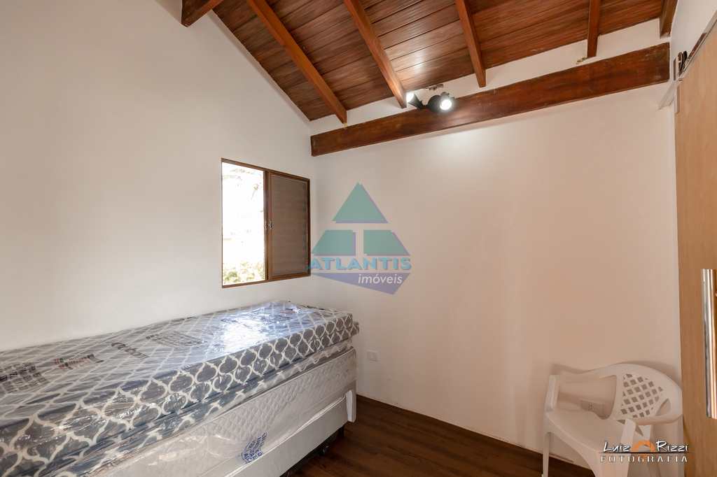Casa em Ubatuba, no bairro Ponta das Toninhas