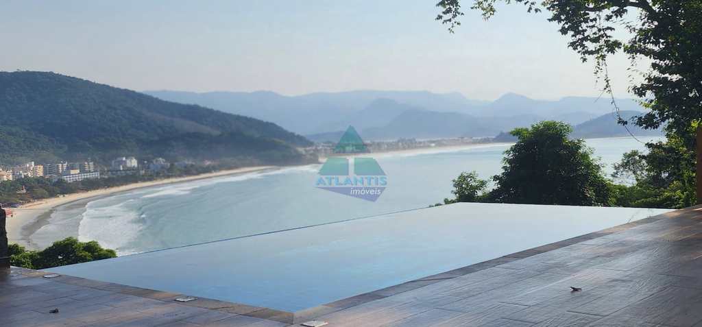 Casa em Ubatuba, no bairro Ponta das Toninhas