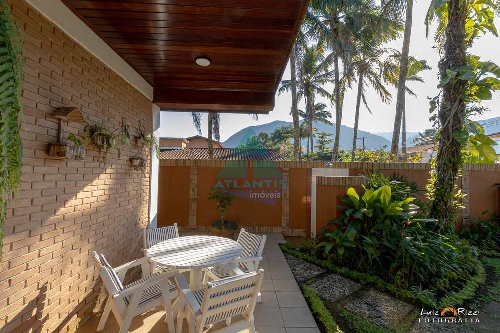 Casa em Ubatuba, no bairro Condomínio Lagoinha