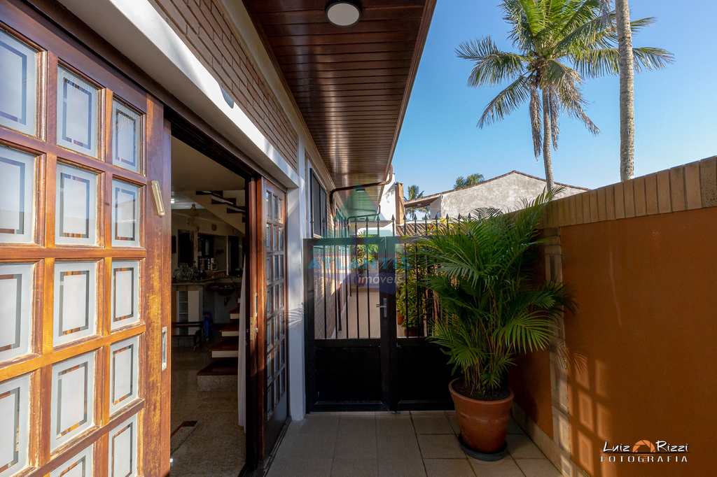 Casa em Ubatuba, no bairro Condomínio Lagoinha