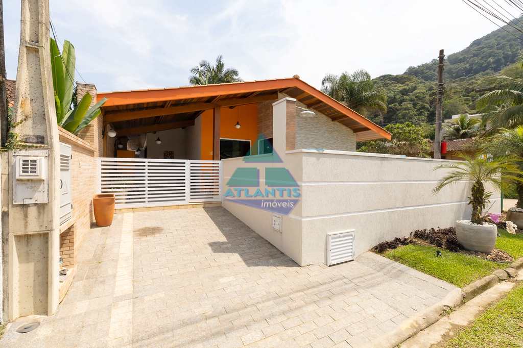 Casa em Ubatuba, no bairro Pedra Verde