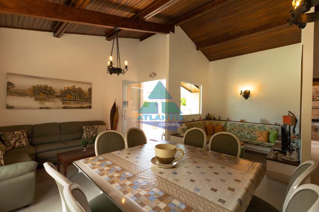 Casa em Ubatuba, no bairro Pedra Verde