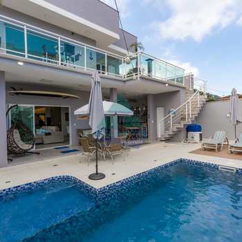 Casa em Ubatuba, bairro Condomínio Lagoinha