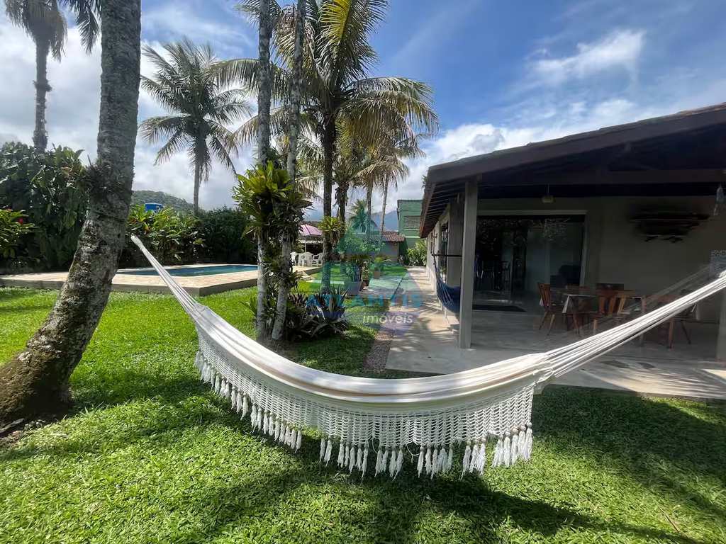 Casa em Ubatuba, no bairro Praia da Maranduba