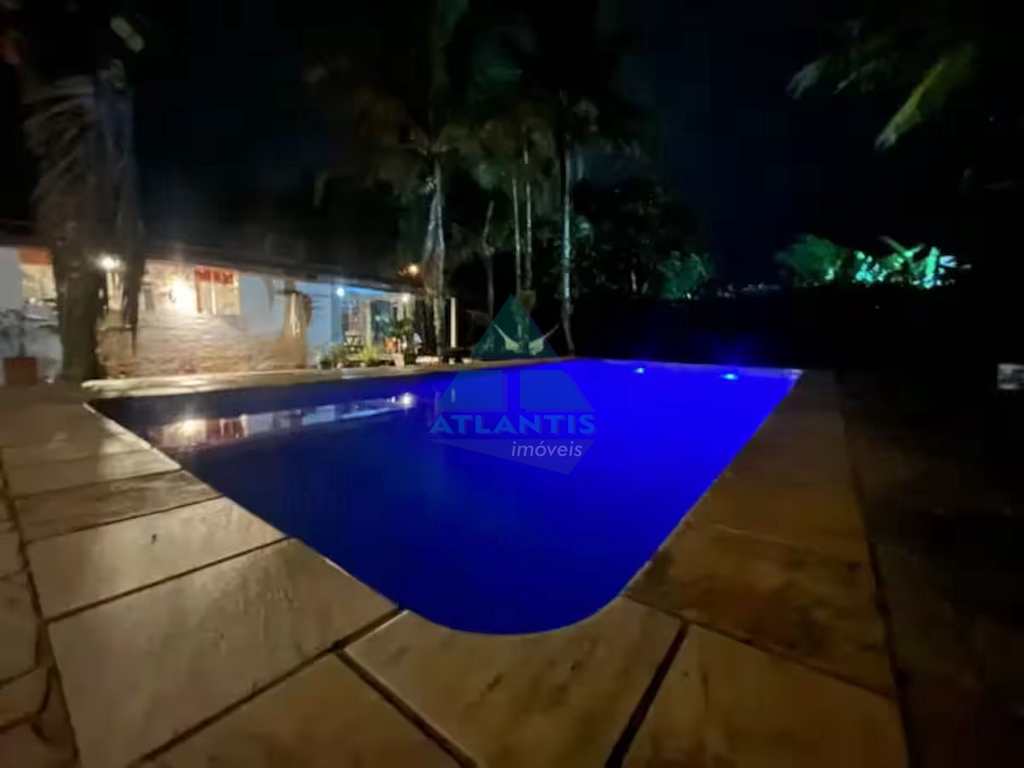 Casa em Ubatuba, no bairro Praia da Maranduba