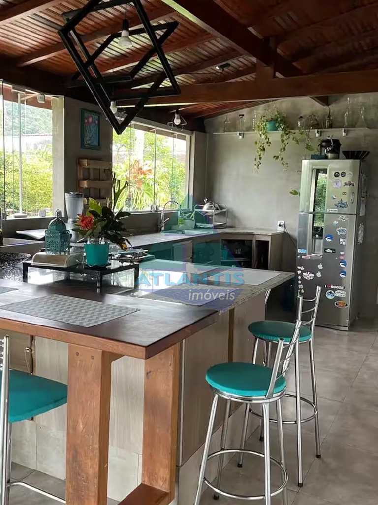 Casa em Ubatuba, no bairro Praia da Maranduba