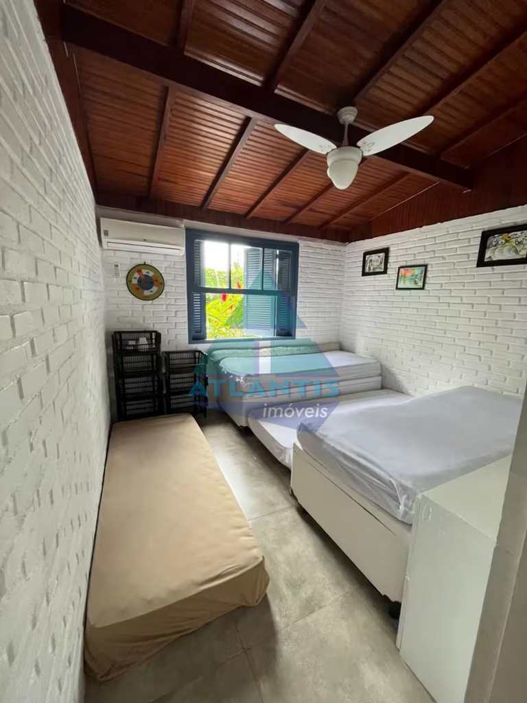 Casa em Ubatuba, no bairro Praia da Maranduba