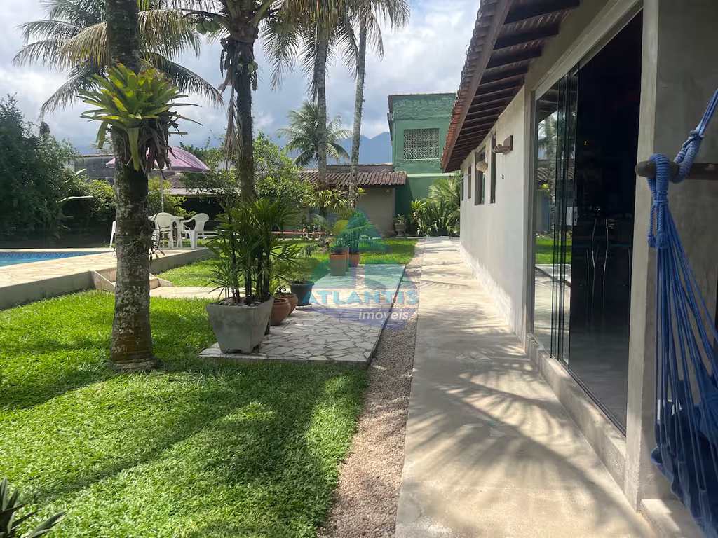 Casa em Ubatuba, no bairro Praia da Maranduba